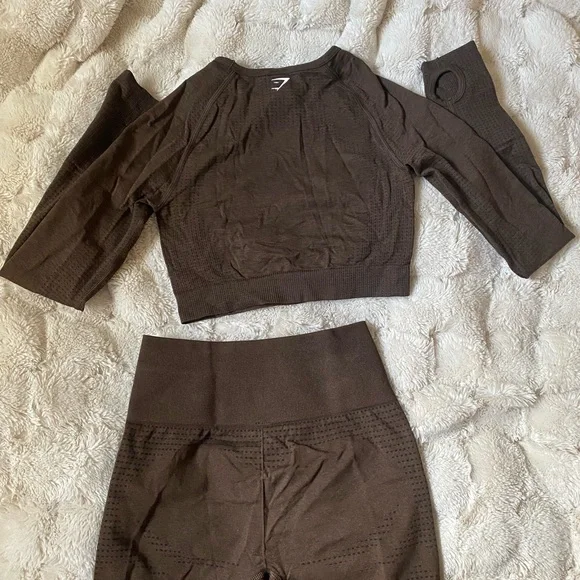 Gymshark Matching Set - Picture 2 of 5